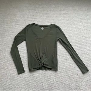 🏷🚨ALL ITEMS $6 or less BUY 2 get 1 FREE! 🚨🏷Hollister Ribbed longsleeve